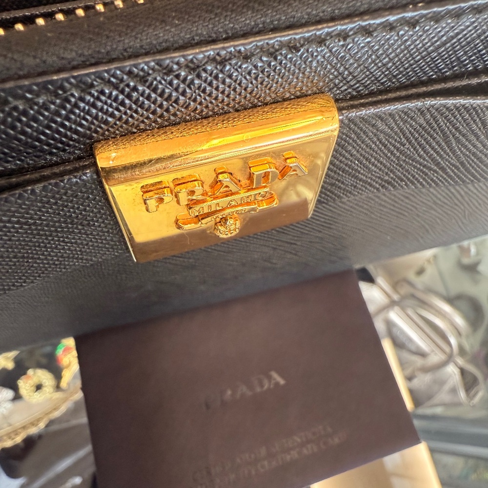 Prada Zippy Saffiano Leather Bow w/gold Wallet